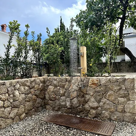Blue Krk With Private Garden Appartamento Krk Town