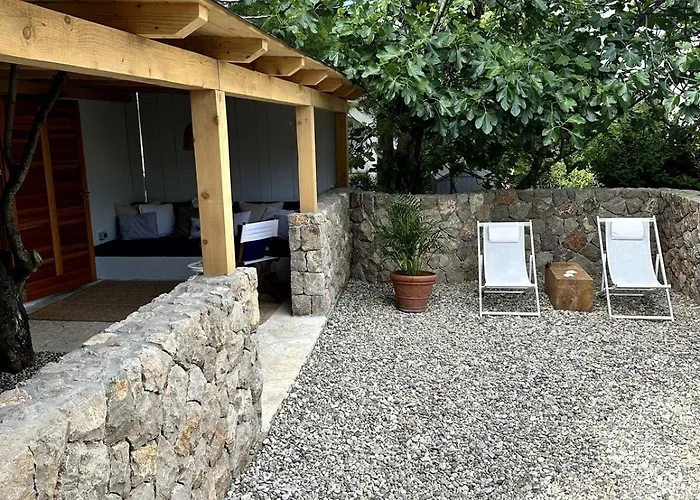 Blue Krk With Private Garden Apartmán