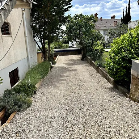 Blue Krk With Private Garden Apartament