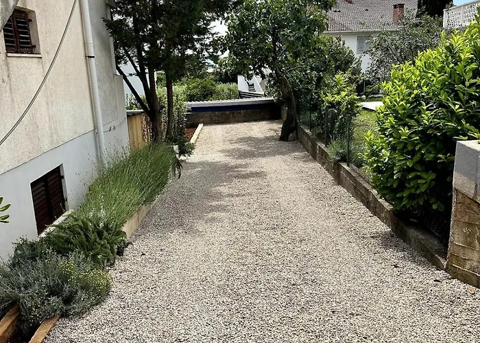 Blue Krk With Private Garden Διαμέρισμα
